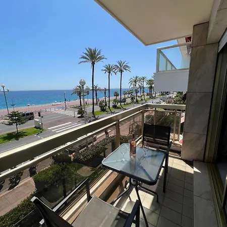 Beachfront And Sea View Entire 2 Crossing With Parking 4 Beds Two Double Bed And 2 Single Bed With 2 Sea View Balconies In Promenade Des Anglais Street 2 Bathroom 3 Wc With 40 Meters From The Beach With Perfect Air Conditioner Cooler Daire *