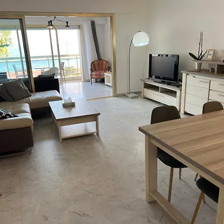 Beachfront And Sea View Entire 2 Crossing With Parking 4 Beds Two Double Bed And 2 Single Bed With 2 Sea View Balconies In Promenade Des Anglais Street 2 Bathroom 3 Wc With 40 Meters From The Beach With Perfect Air Conditioner Cooler * Nice