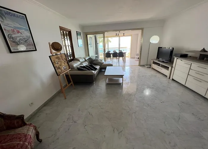 Beachfront And Sea View Entire 2 Crossing With Parking 4 Beds Two Double Bed And 2 Single Bed With 2 Sea View Balconies In Promenade Des Anglais Street 2 Bathroom 3 Wc With 40 Meters From The Beach With Perfect Air Conditioner Cooler Nice