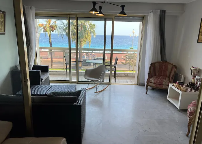 Beachfront And Sea View Entire 2 Crossing With Parking 4 Beds Two Double Bed And 2 Single Bed With 2 Sea View Balconies In Promenade Des Anglais Street 2 Bathroom 3 Wc With 40 Meters From The Beach With Perfect Air Conditioner Cooler * Nice