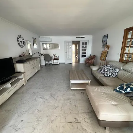 Beachfront Promenade Apartment: Sea Views And Easy Beach Access * Nice